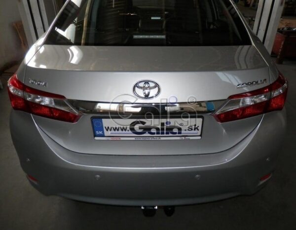 Toyota Corolla sedan (od 2013r.)