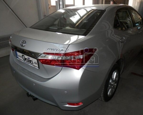 Toyota Corolla sedan (od 2013r.)